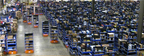 Les robots de Kiva Systems se déplaçant dans un entrepot