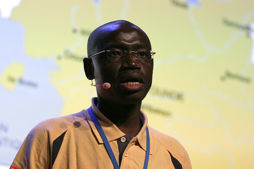 Baba Wamé sur la scène de Lift09 par MRTNK Baba Wamé sur la scène de Lift09 par MRTNK