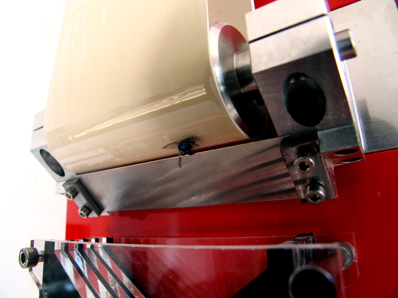 Le Robot tue-mouche de James Auger Le Robot tue-mouche de James Auger