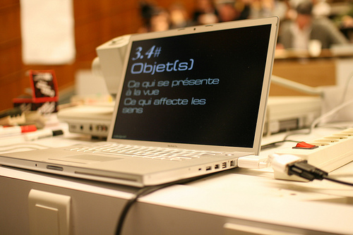 la présentation de Jean-Louis Fréchin s'affichant sur son ordinateur par Nicolas Nova la présentation de Jean-Louis Fréchin s'affichant sur son ordinateur par Nicolas Nova