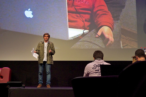 Julian Zbar sur la scène de Lift par David Roessli Julian Zbar sur la scène de Lift par David Roessli