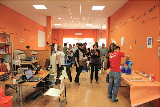 emprendelabiniciativajoven emprendelabiniciativajoven
