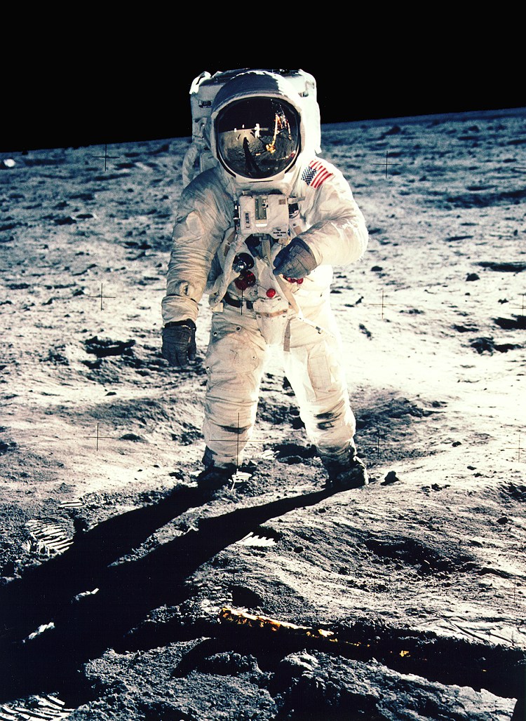 Aldrin photographié par Armstrong Aldrin photographié par Armstrong
