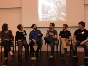 Les porteurs du Memoto racontent leur journée alors que défile les images qu'ils ont volé Les porteurs du Memoto racontent leur journée alors que défile les images qu'ils ont volé