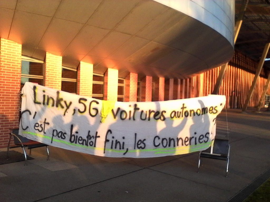 Compteurs Linky, 5G, Véhicules autonomes : c'est pas bientôt fini les conneries ! Compteurs Linky, 5G, Véhicules autonomes : c'est pas bientôt fini les conneries !